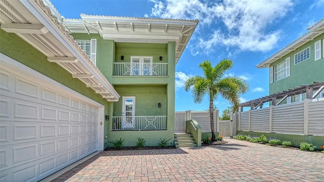 357 TIERRA MAR LANE 5, Sarasota, FL 34242