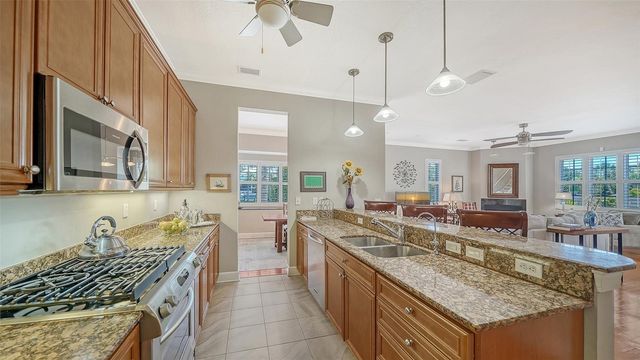 357 TIERRA MAR LANE 5, Sarasota, FL 34242