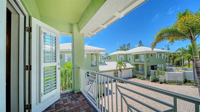 357 TIERRA MAR LANE 5, Sarasota, FL 34242