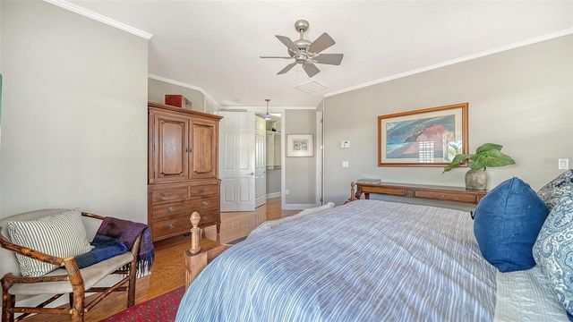 357 TIERRA MAR LANE 5, Sarasota, FL 34242