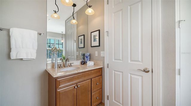 357 TIERRA MAR LANE 5, Sarasota, FL 34242