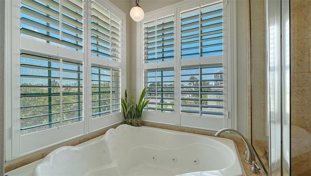 357 TIERRA MAR LANE 5, Sarasota, FL 34242