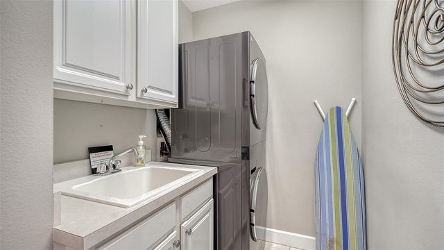 357 TIERRA MAR LANE 5, Sarasota, FL 34242
