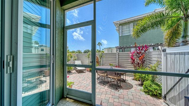 357 TIERRA MAR LANE 5, Sarasota, FL 34242