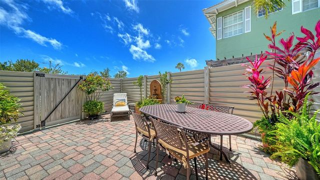 357 TIERRA MAR LANE 5, Sarasota, FL 34242