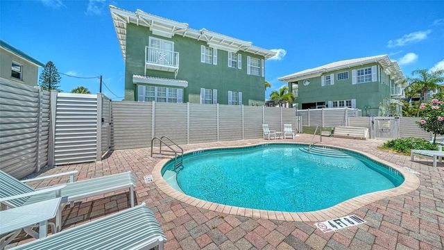 357 TIERRA MAR LANE 5, Sarasota, FL 34242