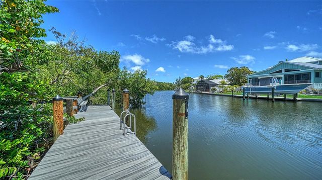 357 TIERRA MAR LANE 5, Sarasota, FL 34242