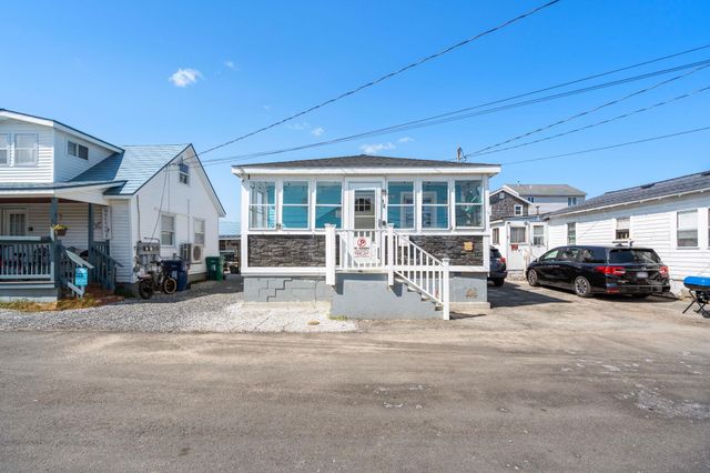 16 Riverview Terrace, Hampton, NH 03842