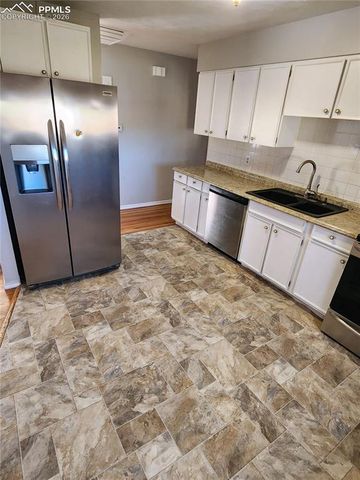 2126 vinewood Lane, Pueblo, CO 81005