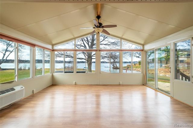 15384 Bealfred Drive, Fenton, MI 48430