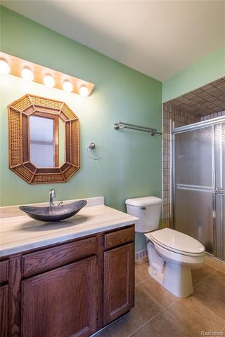 15384 Bealfred Drive, Fenton, MI 48430