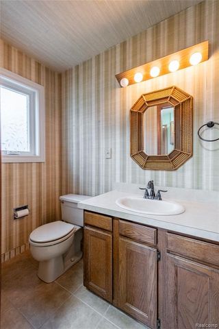 15384 Bealfred Drive, Fenton, MI 48430