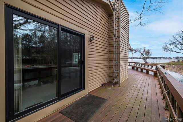 15384 Bealfred Drive, Fenton, MI 48430