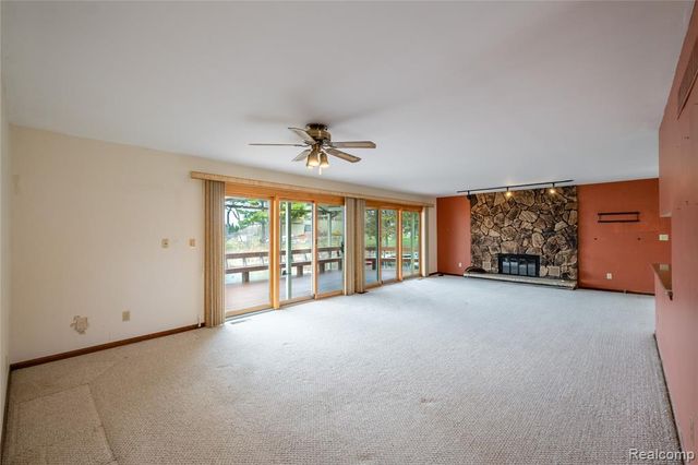 15384 Bealfred Drive, Fenton, MI 48430