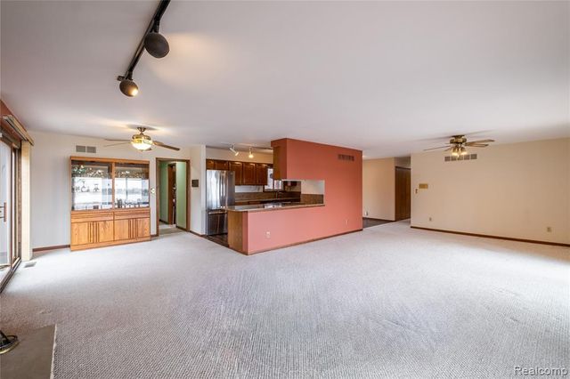 15384 Bealfred Drive, Fenton, MI 48430