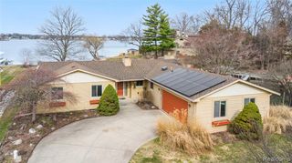 15384 Bealfred Drive, Fenton, MI 48430