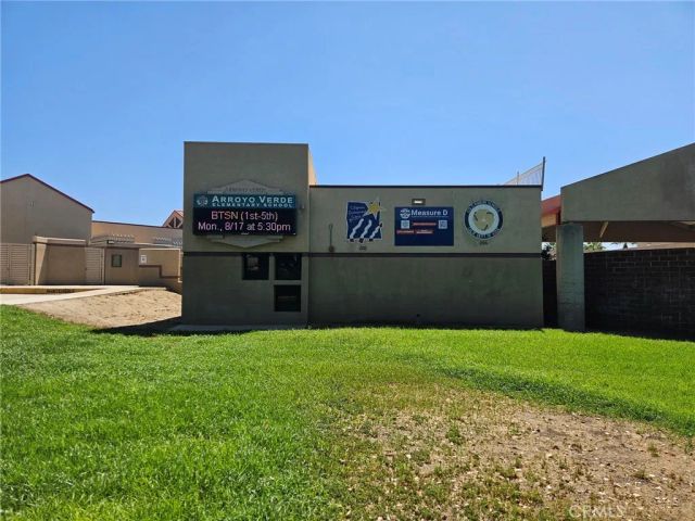 7845 Oak Court, Highland, CA 92346