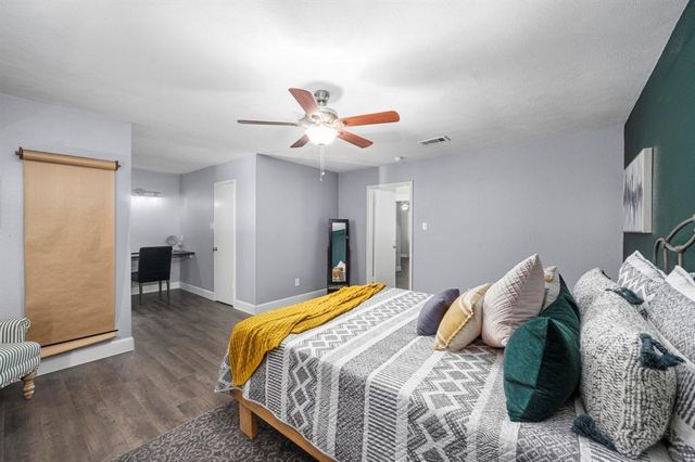 1371 Country Place Drive, Houston, TX 77079