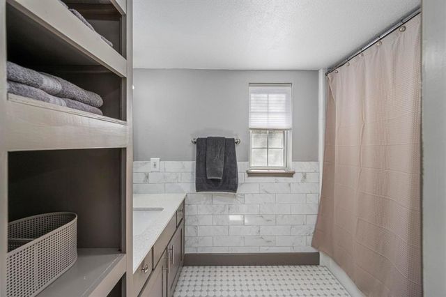 1371 Country Place Drive, Houston, TX 77079