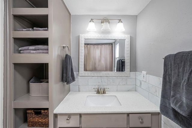 1371 Country Place Drive, Houston, TX 77079