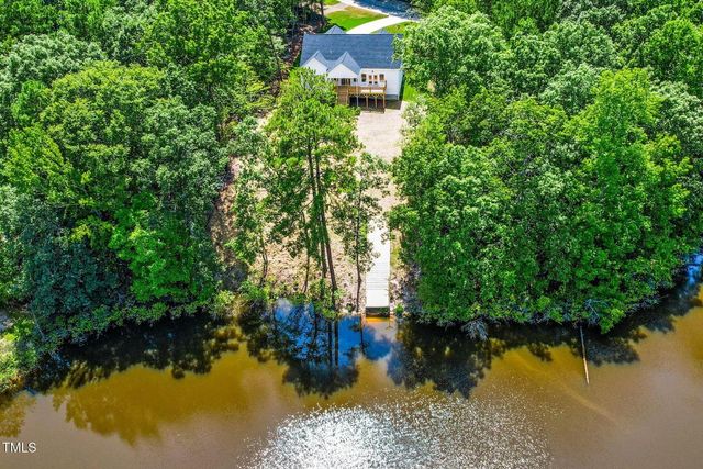 42 Ponchartrain Street, Fuquay Varina, NC 27526