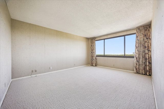 49 Briar Hollow Lane 1503, Houston, TX 77027