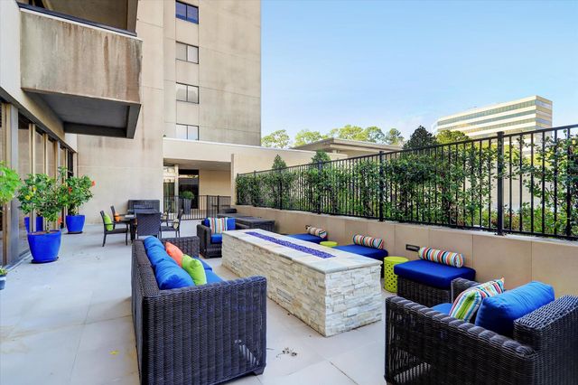 49 Briar Hollow Lane 1503, Houston, TX 77027