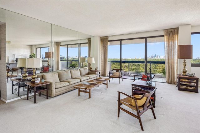 49 Briar Hollow Lane 1503, Houston, TX 77027