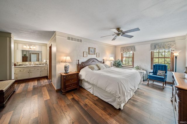 59180 Deer Run Court, South Bend, IN 46614