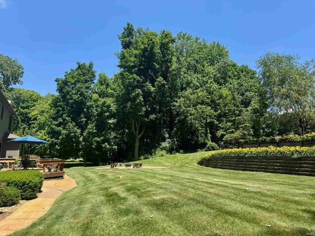 59180 Deer Run Court, South Bend, IN 46614