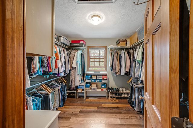 59180 Deer Run Court, South Bend, IN 46614