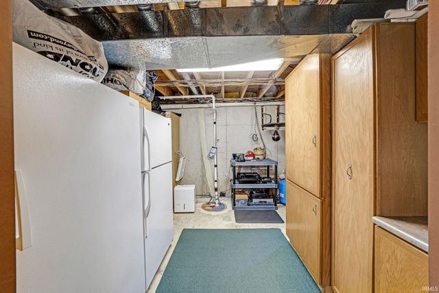 59180 Deer Run Court, South Bend, IN 46614