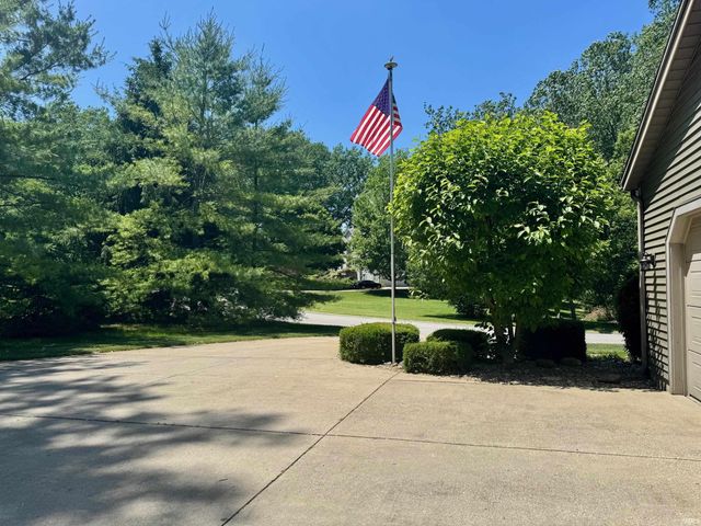 59180 Deer Run Court, South Bend, IN 46614