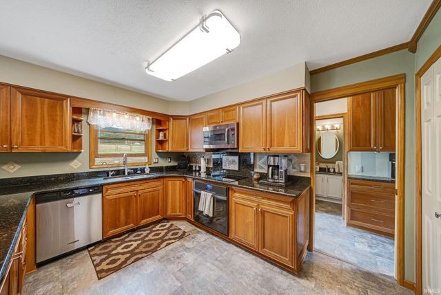 59180 Deer Run Court, South Bend, IN 46614