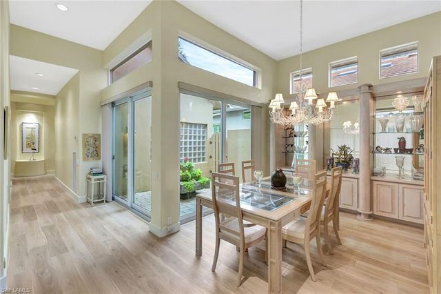 10401 Quail Crown DR, Naples, FL 34119