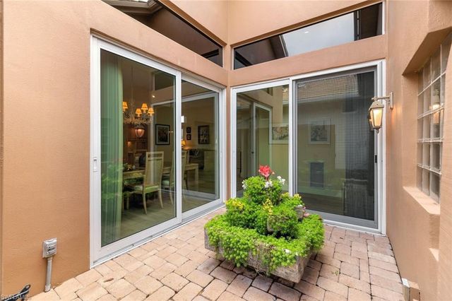 10401 Quail Crown DR, Naples, FL 34119