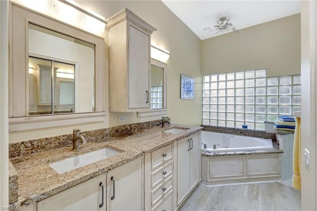 10401 Quail Crown DR, Naples, FL 34119