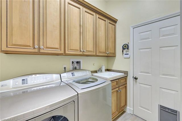 10401 Quail Crown DR, Naples, FL 34119