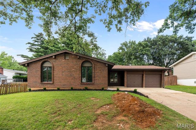 555 Braebridge Road, Manchester, MO 63021