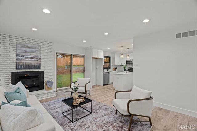 555 Braebridge Road, Manchester, MO 63021