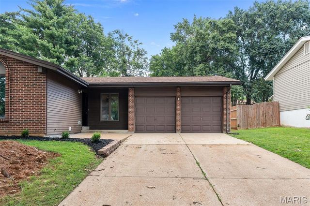 555 Braebridge Road, Manchester, MO 63021