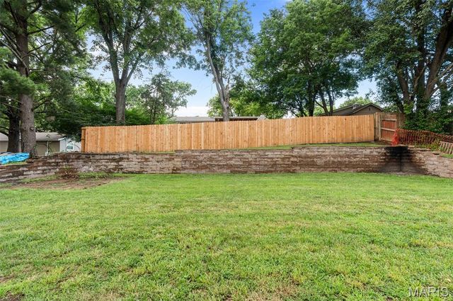 555 Braebridge Road, Manchester, MO 63021