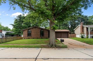 555 Braebridge Road, Manchester, MO 63021