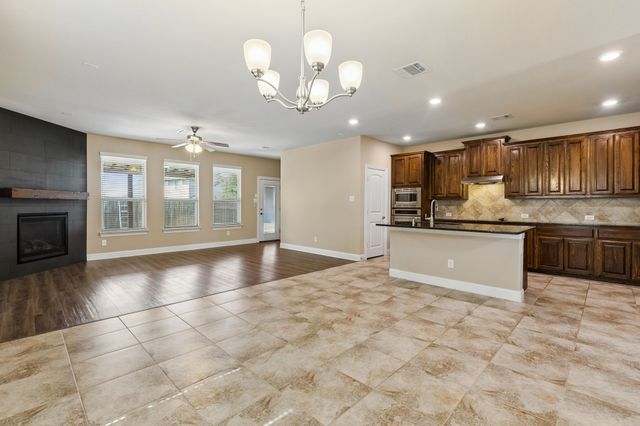 537 Hunt Farms Road, Fate, TX 75189