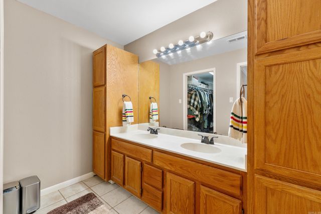 7 Tucker Creek, Conway, AR 72034