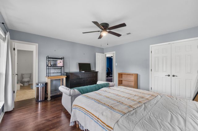 7 Tucker Creek, Conway, AR 72034