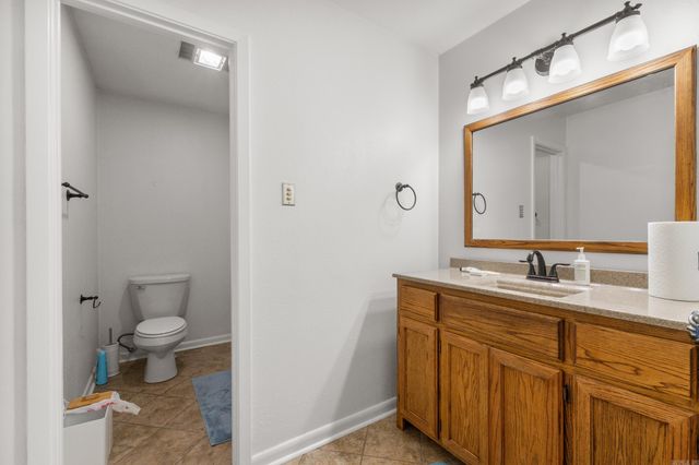 7 Tucker Creek, Conway, AR 72034