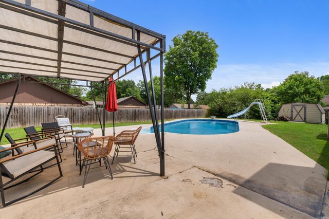 7 Tucker Creek, Conway, AR 72034