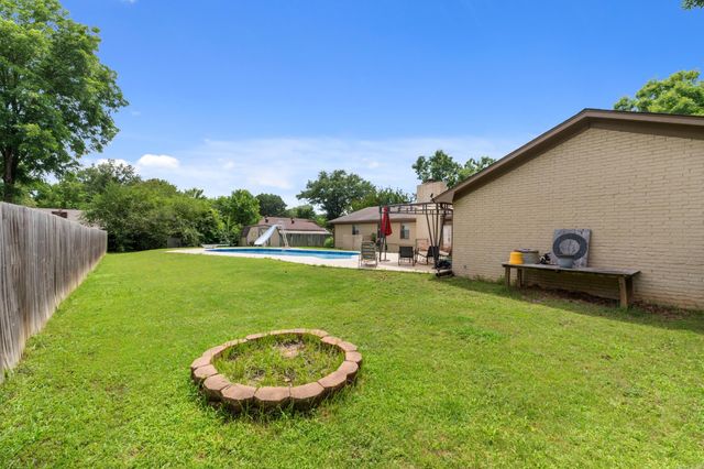 7 Tucker Creek, Conway, AR 72034