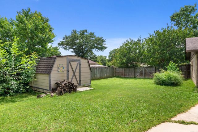 7 Tucker Creek, Conway, AR 72034